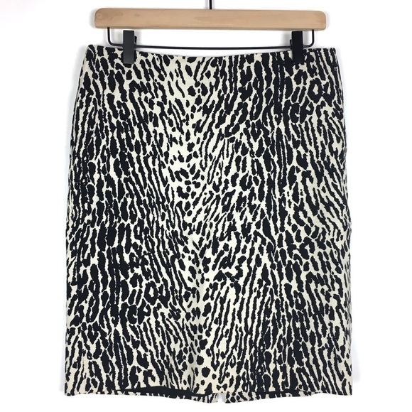 TALBOTS Pencil Skirt Animal Print Textured Classic Style Cheetah Petite Size 6P - Picture 9 of 9